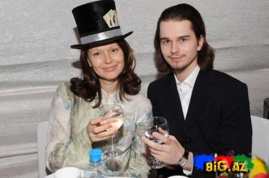 Tanınmış cütlüyün oğlu evində ölü tapıldı