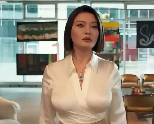 Nurgül Yeşilçay yenidən sosial mediada gündəm oldu