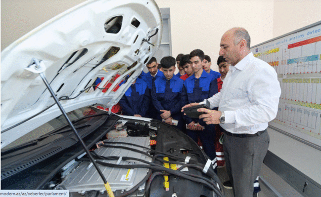 Peşə təhsilini ikinci seçim olmaqdan çıxarmağın vaxtıdır