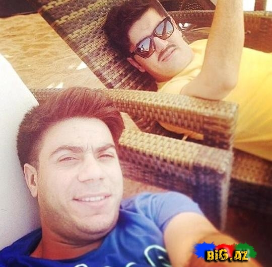 ATV-nin aparıcıları göbəyiaçıq libasda - FOTO