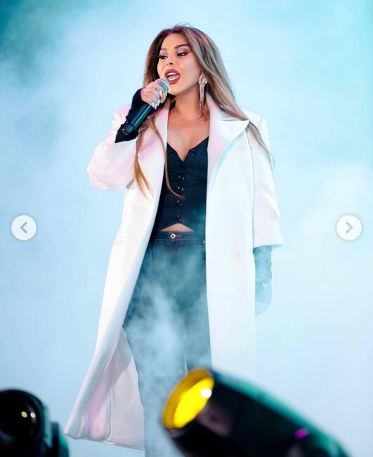 50 yaşlı Aygün Kazımova dərin sinə dekoltesi ilə GÖZ QAMAŞDIRDI- FOTOLAR