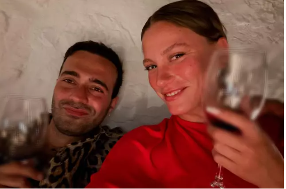 Aktrisa ayrılıq iddialarına son qoydu