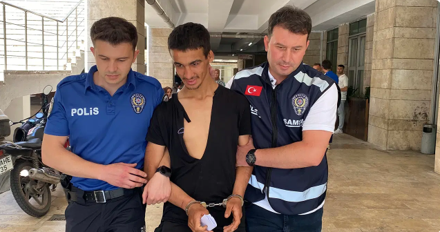 "Bir balıq tuta bilmədin"deyib döydü, dənizə atdı