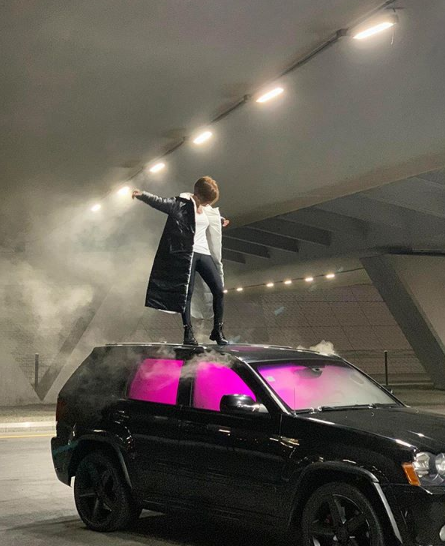 Xalq artisti Röya avtomobilin üstündə oynadı - FOTO
