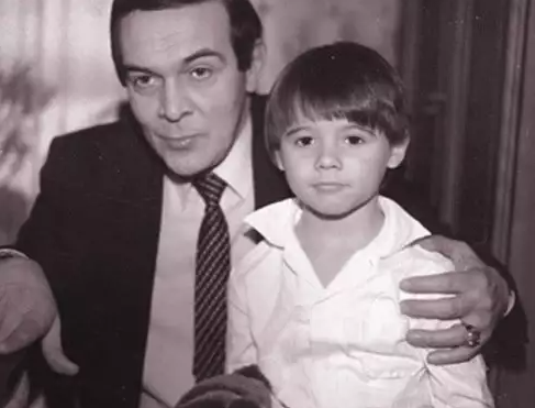 Emin Müslüm Maqomayevlə olan fotolarını paylaşdı