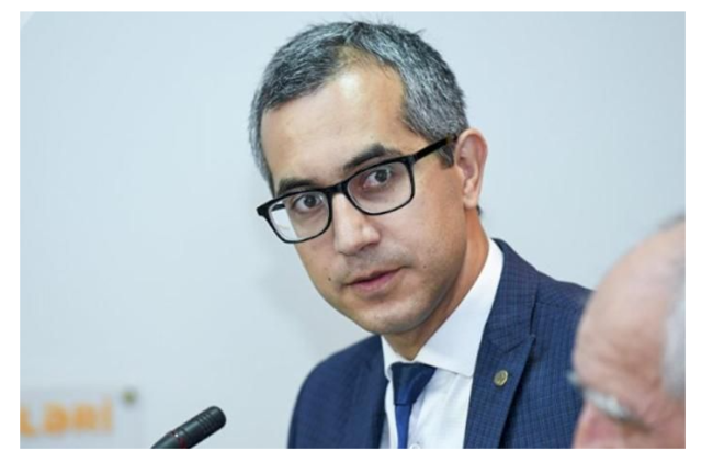 Müəllimlərin vahid geyim forması: nüfuzun qorunması, yoxsa əlavə yük?