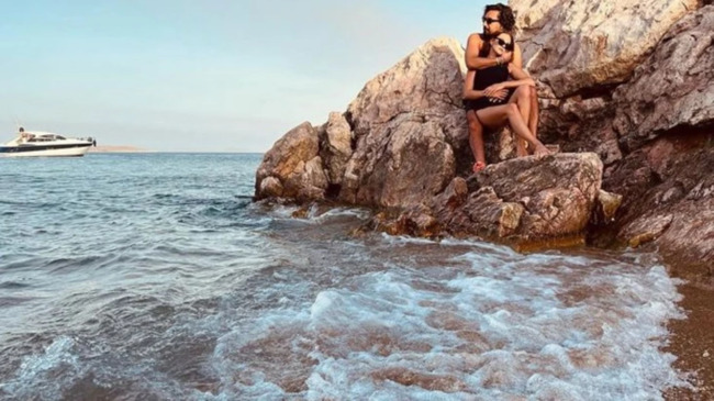 Alina Boz sevgilisi ilə Yunanıstanda