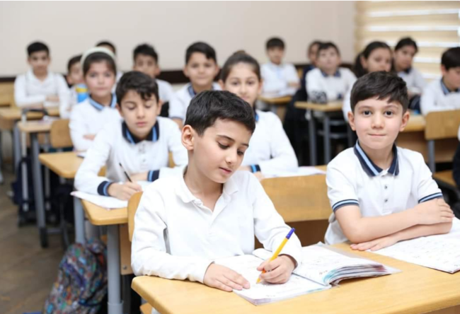 Uşaqları həyata hazırlamaq hər məzmunu onlara təqdim etmək demək deyil