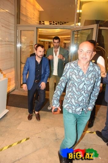Serial bitdi, bığ getdi- FOTO
