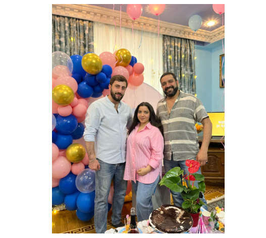 Məşhur aktyor Tahir İsmayılovun nəvəsi dünyaya gəldi