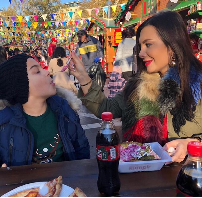 Aparıcı Turan İbrahimov ailəsi ilə - YENİ FOTOLAR