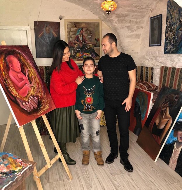 Aparıcı Turan İbrahimov ailəsi ilə - YENİ FOTOLAR