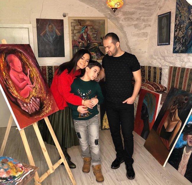 Aparıcı Turan İbrahimov ailəsi ilə - YENİ FOTOLAR