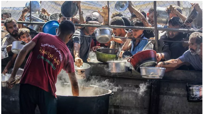 İsrail humanitar yardım gözləyən fələstinlilərə yenə hücum etdi