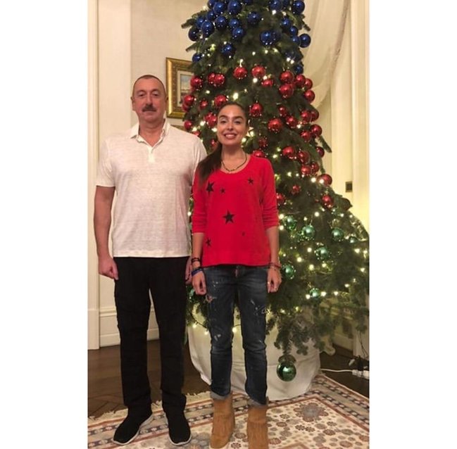 İlham Əliyev ad gününü ailəsi ilə birlikdə qeyd edib - FOTOLAR