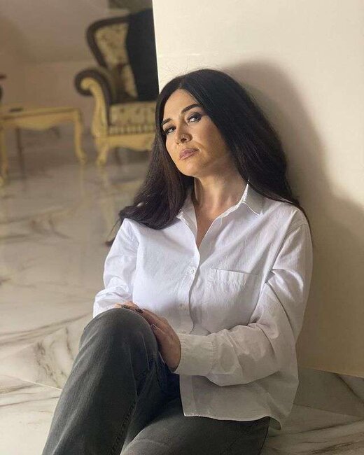 Elnarə makiyajsız FOTOsu ilə gündəmə gəldi