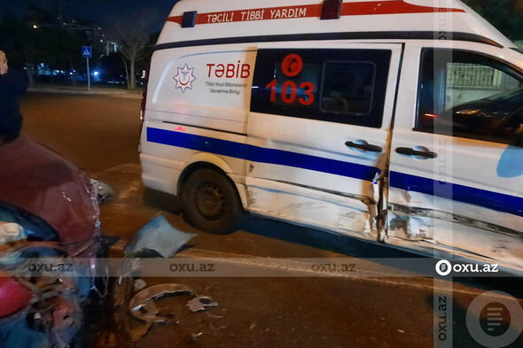 Bakıda daha bir "Prius" qəzası: Xəsarət alanlar var - FOTO