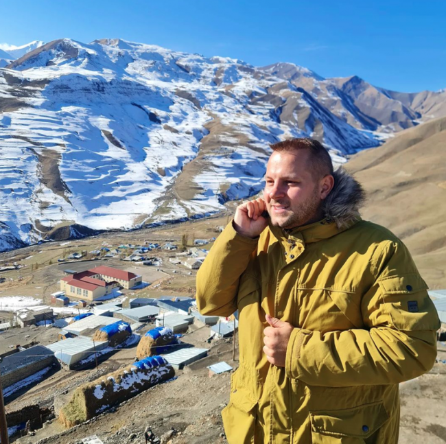 Bir video ilə məşhurlaşan 13 yaşlı məktəblini tanıyaq - FOTOLAR