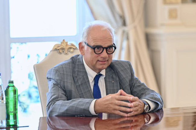 Prezident İlham Əliyev Dünya Güləş Birliyinin prezidentini qəbul edib - FOTO