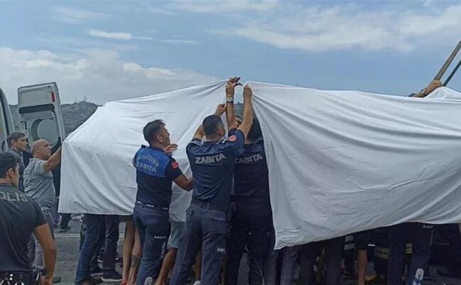 Tatlısəsin övladları qəza yerinə qaçdı - FOTOLAR