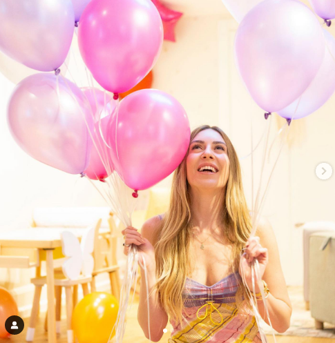 "Selena" qızıyla mətbəxdə - FOTO