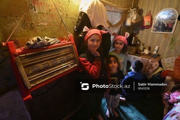 Azərbaycandakı bu ailə kiçik daxmada acınacaqlı vəziyyətdə yaşayır - FOTOLAR