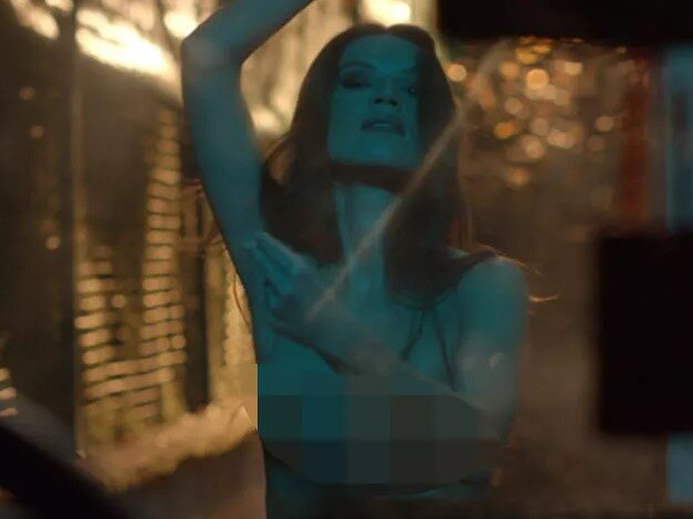 "Arka sokaklar"ın aktrisası yeni serial üçün lüt soyundu - FOTOLAR