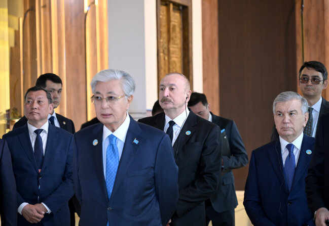 Prezident həmkarları ilə Türküstanı gəzdi - Fotolar