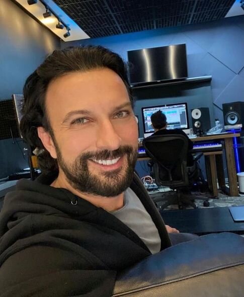 Tarkan yeni mahnısının anonsunu verdi: "Yenə məni həyəcan basdı" - FOTO