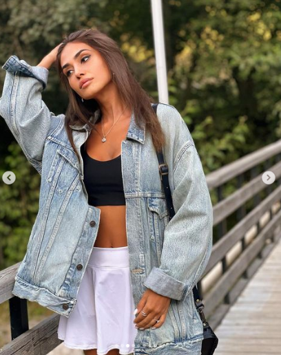 "Seçim sizdə" - Anası Pervinin FOTOlarını BELƏ ÇƏKDİ