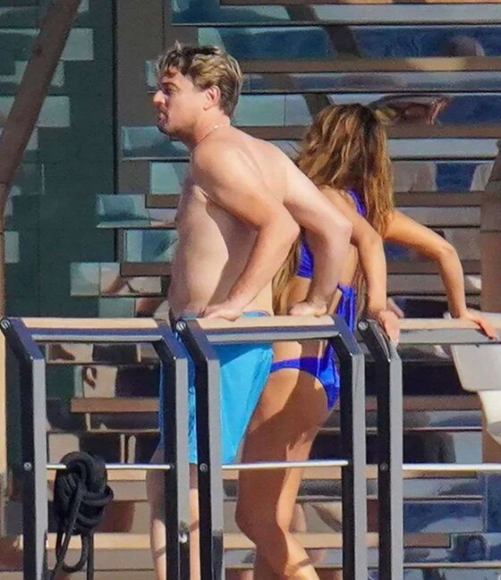 Yeni ili qadınlarla qarşıladı - FOTOLAR