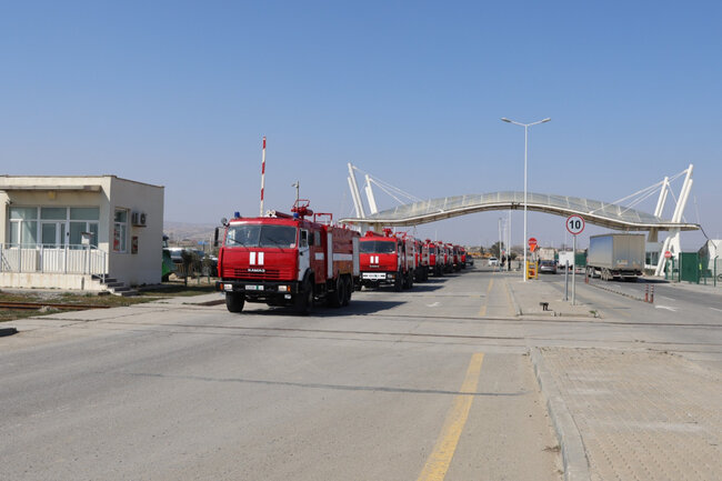 Prezident tapşırdı - Qırğızıstana 10 "KamAZ" göndərildi