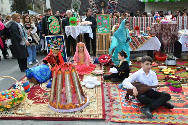 Paytaxtın Abad məhəllələrində Novruz şənlikləri keçirilir