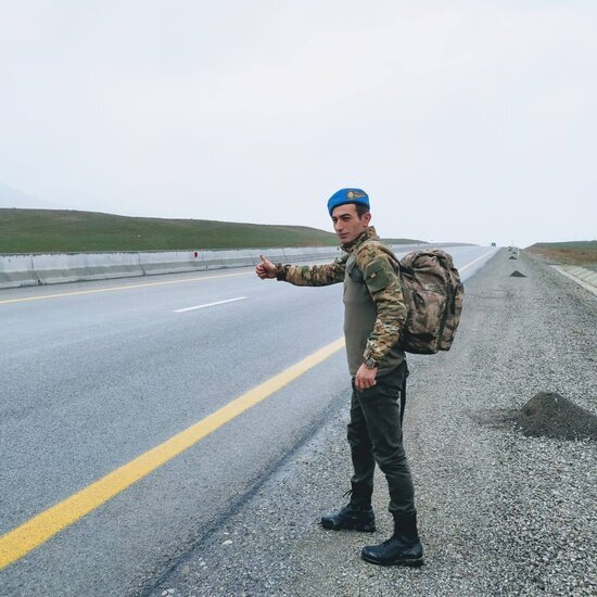 İnternatda böyüyən qəhrəmanımız məşhur FOTOLARından DANIŞDI