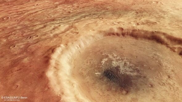 Marsda insan gözünə bənzəyən kraterin görüntüsü çəkilib - FOTO