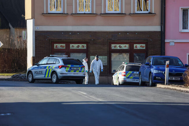 Çexiyada bələdiyyə binasına silahlı hücum - Ölən və yaralılar var+Fotolar