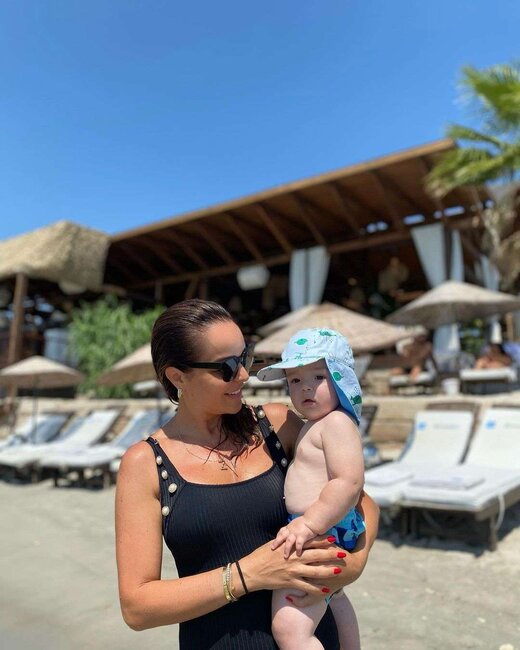 Bengüdən övladları ilə birgə tətil pozaları - FOTO