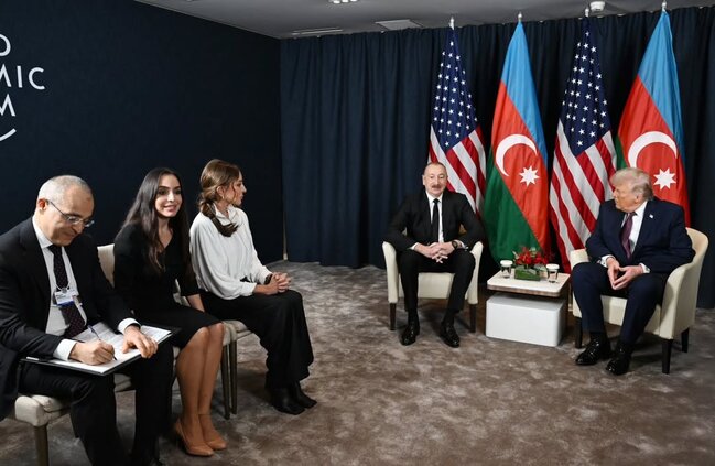 Prezident ailəsinin Trampla - Fotoları