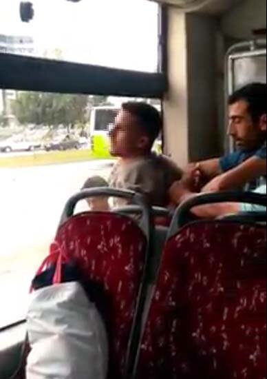 Avtobusda biabırçılıq: Qadına təcavüz edən kişinin başına oyun açdılar - FOTOLAR