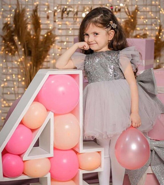 "Fəlakət" 4 yaşlı qızının fotolarını paylaşdı