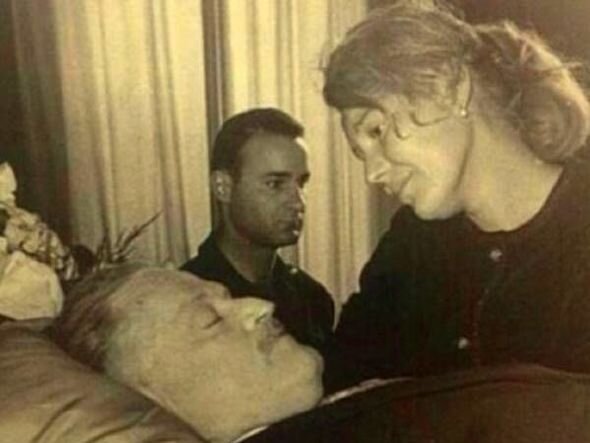 İlahiləşdirilən şairin "baltaladığı" talelər: Oğlu onu ömür boyu bağışlamadı - FOTO