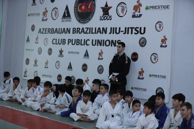 Azərbaycan Braziliya Ciu-citsu Klubu İctimai Birliyinin təşkilatçılığı tərəfindən "Seçilmişi seçməyə ehtiyac yoxdur!" adlı seminar keçirilib
