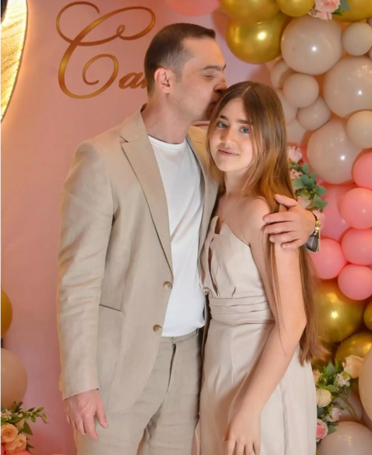 Emil Bədəlov qızları ilə