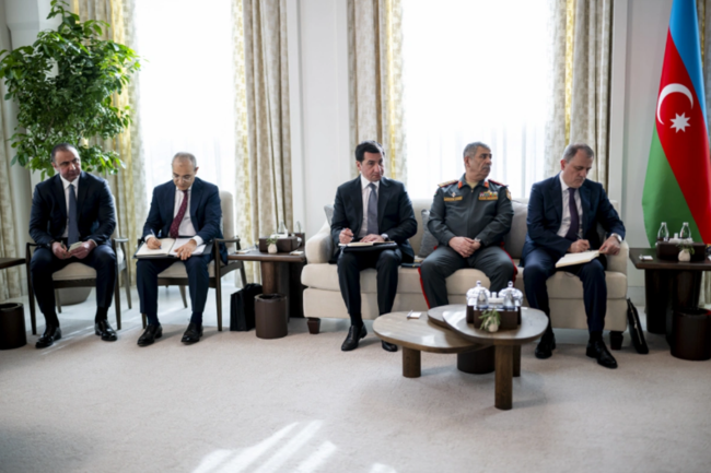 İlham Əliyevin Əbu-Dabidə Birləşmiş Ərəb Əmirliklərinin prezidenti ilə görüşü olub