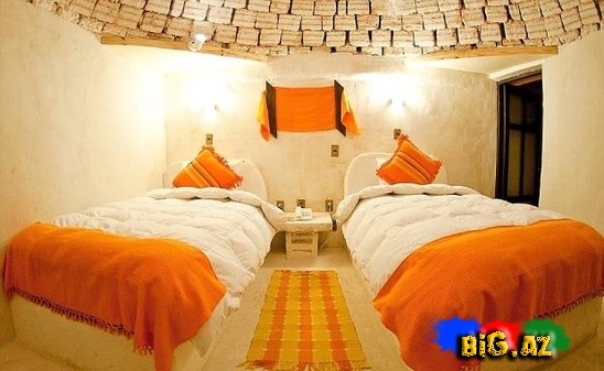 Burada divarları yalamaq olmaz - FOTO