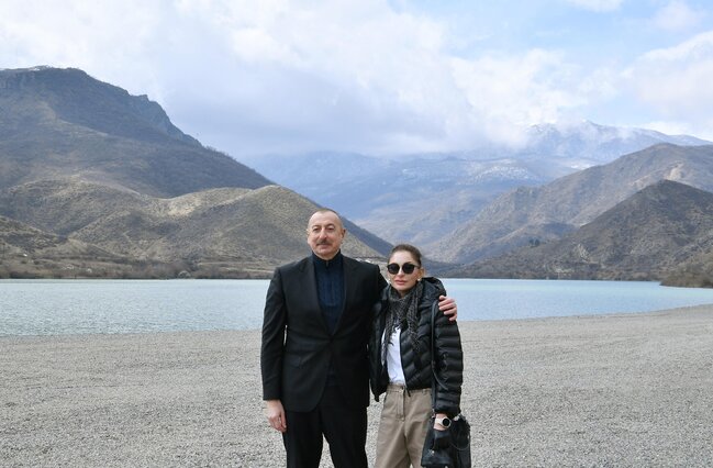 Dövlət başçısı Suqovuşanda turizm kompleksinin təməlini qoyub