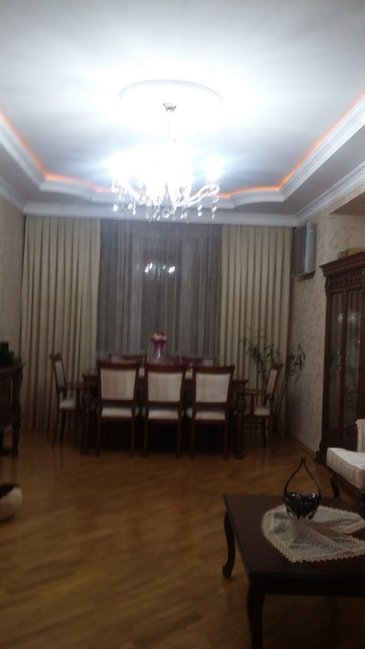 Təcili Badamdar qəsəbəsində mənzil satılır!