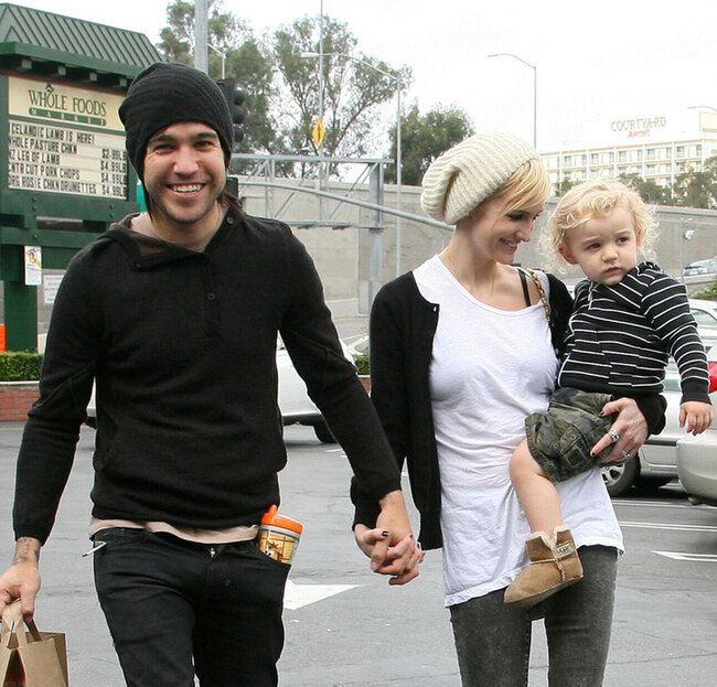 Gənc yaşlarında ana olan 17 ulduz - FOTO