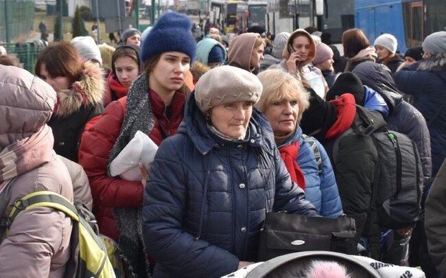 BMT QAK: "4 milyondan çox qaçqın Ukraynadan qonşu ölkələrə gedib"