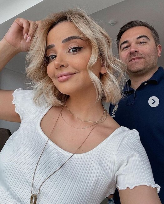 Aparıcı İlkin Həsəni HƏYAT YOLDAŞI İLƏ - YENİ FOTOLAR